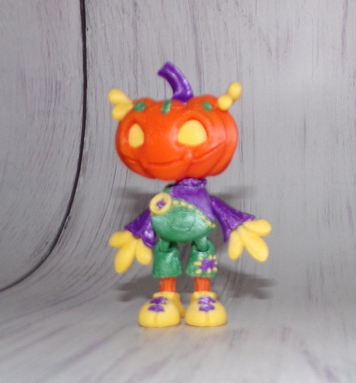 Mini Pumpkin People,Set of 2, 3 inches tall, 3D Printed Articulated Figurine - Wonderland 3D Printing
