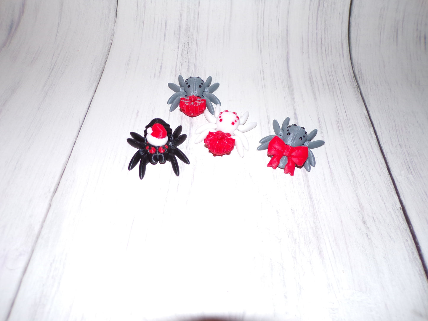 Christmas Spiders 3D Printed Articulated Figurines - Wonderland 3D Printing