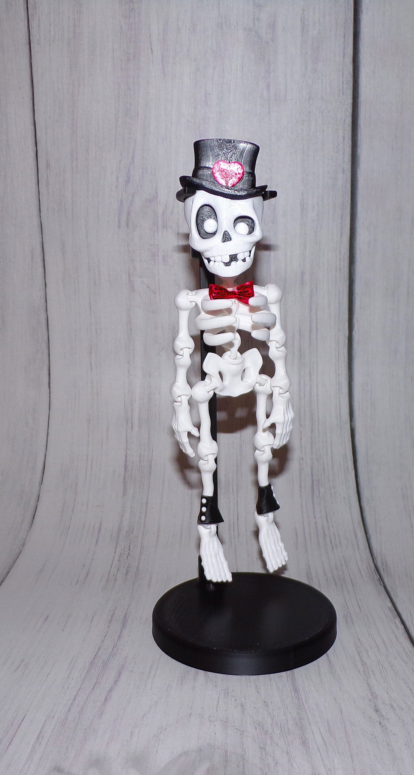 Dapper Skeleton (comes with custom stand) - Wonderland 3D Printing
