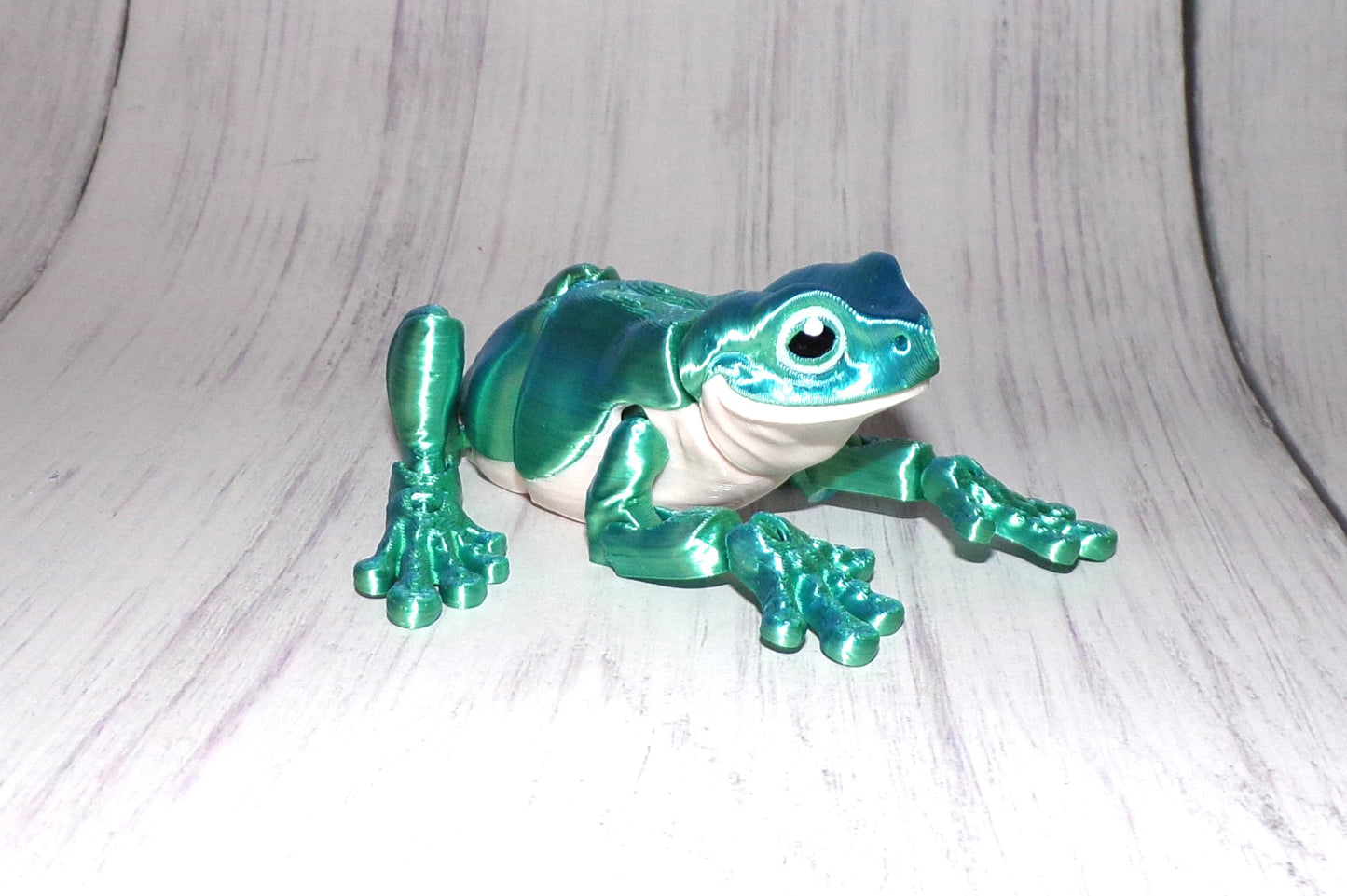 Whites Tree Frog 3D Printed Articulated Figurine - Wonderland 3D Printing