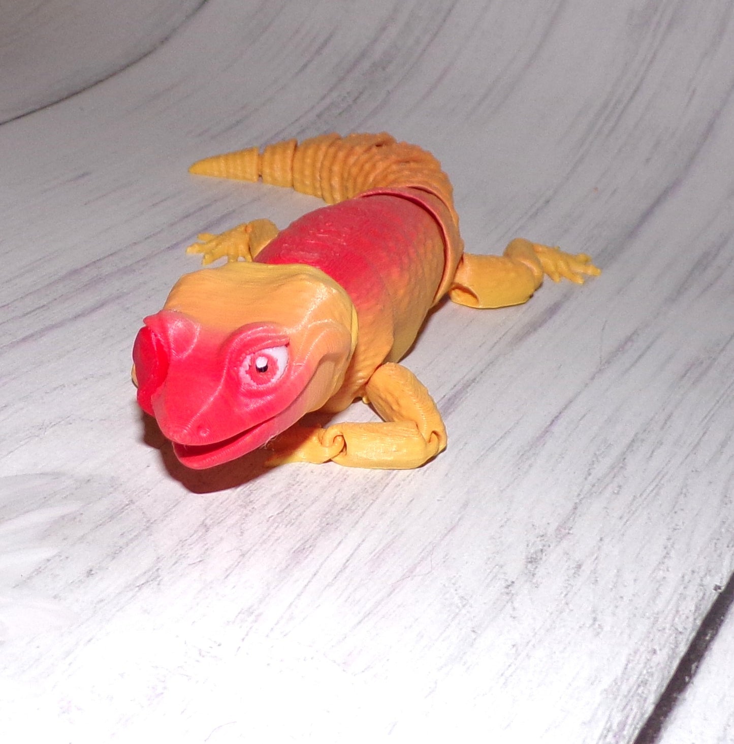 Licking Gecko - Wonderland 3D Printing