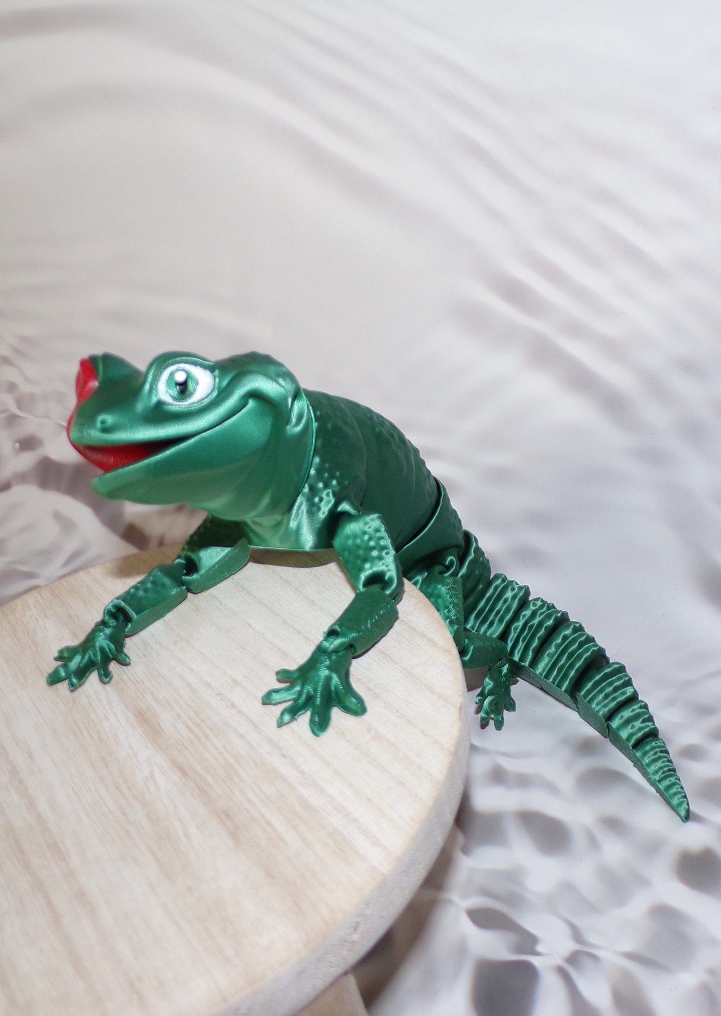 Licking Gecko - Wonderland 3D Printing