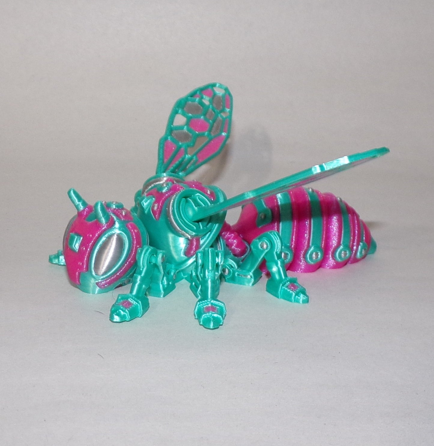 Cyber Bee 3d printed articulated figurine - Wonderland 3D Printing