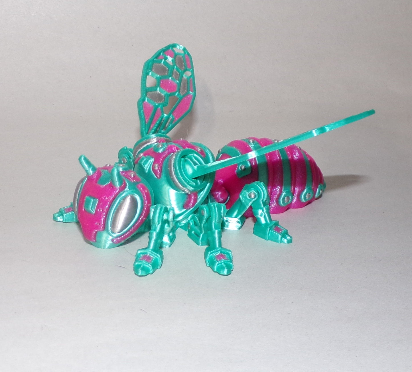 Cyber Bee 3d printed articulated figurine - Wonderland 3D Printing