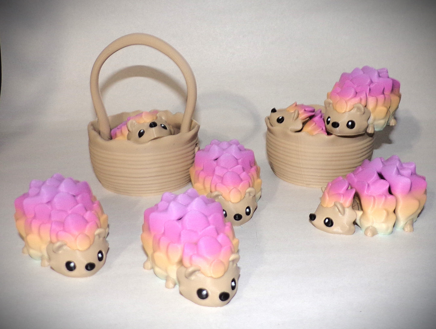 Hedgehog with Basket Articulated 3d Printed Figurine - Wonderland 3D Printing