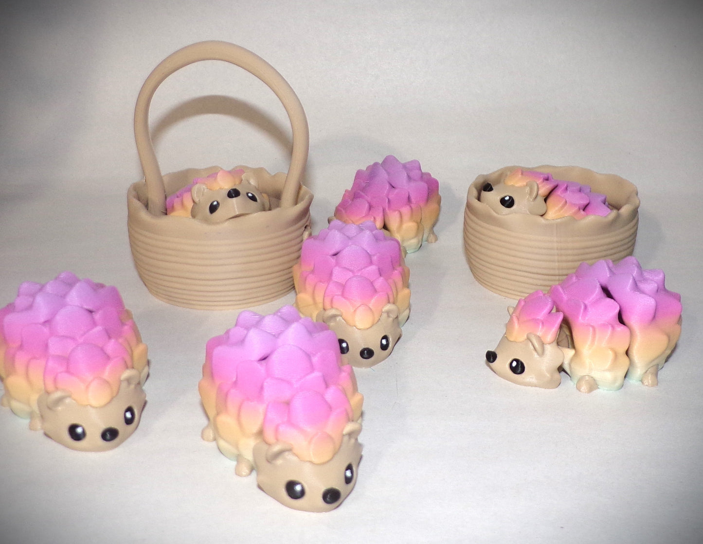 Hedgehog with Basket Articulated 3d Printed Figurine - Wonderland 3D Printing
