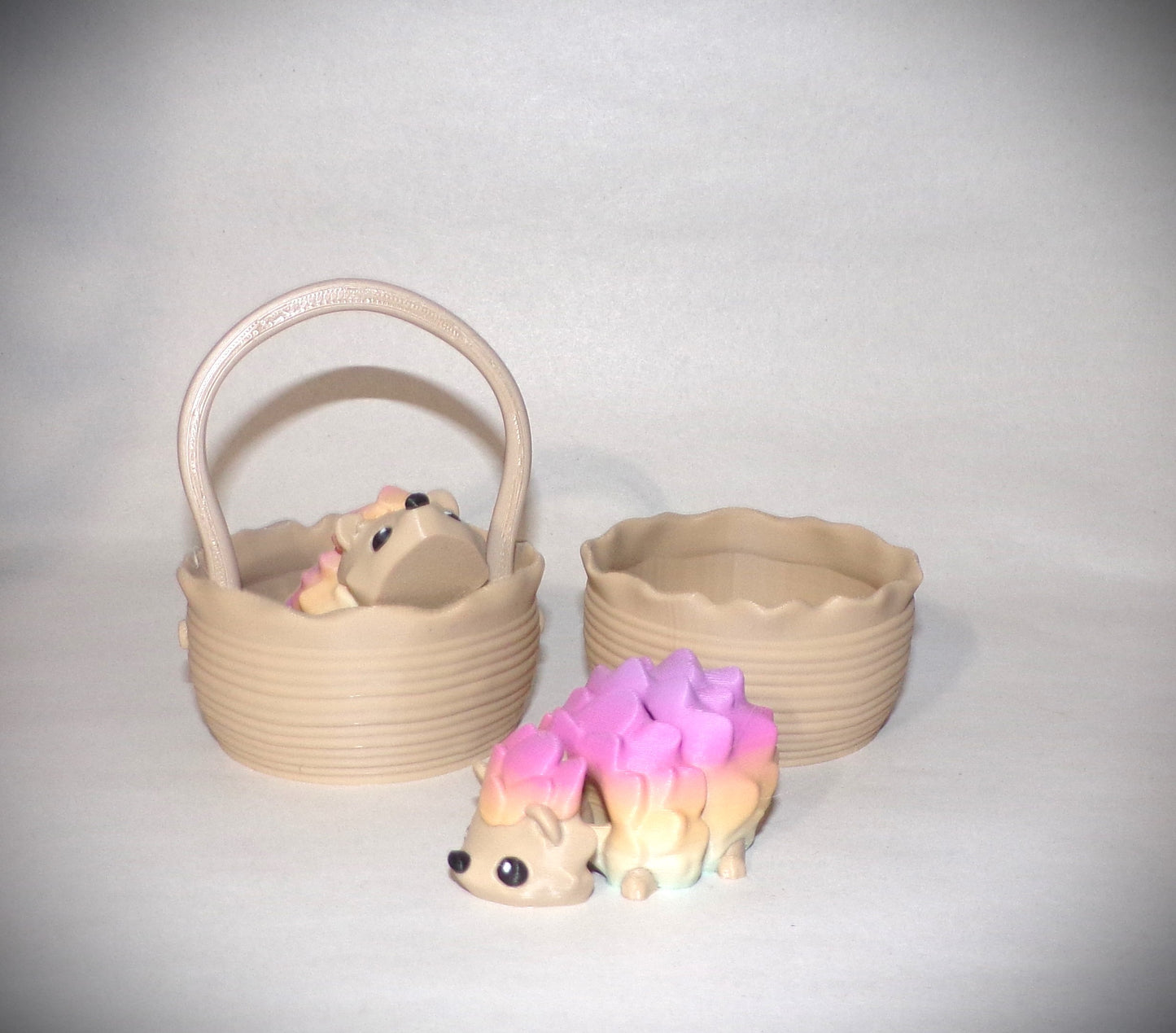 Hedgehog with Basket Articulated 3d Printed Figurine - Wonderland 3D Printing