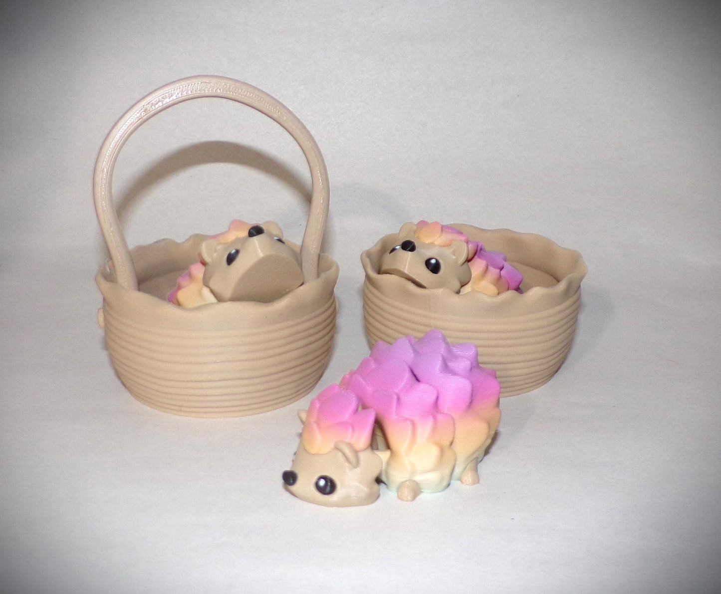 Hedgehog with Basket Articulated 3d Printed Figurine - Wonderland 3D Printing