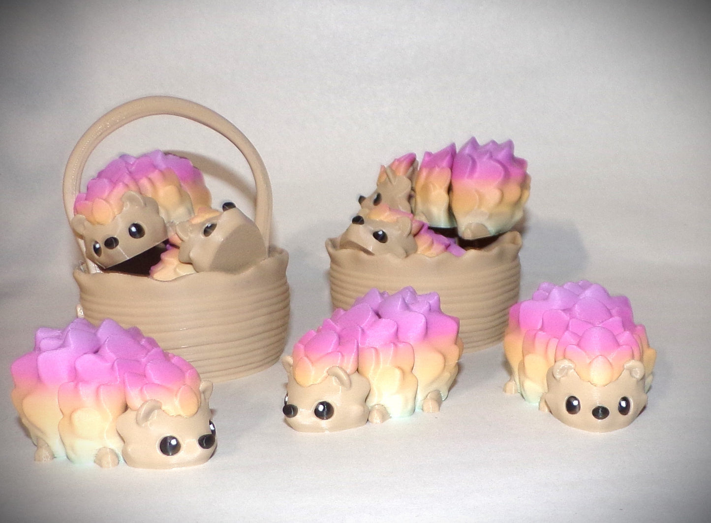 Hedgehog with Basket Articulated 3d Printed Figurine - Wonderland 3D Printing