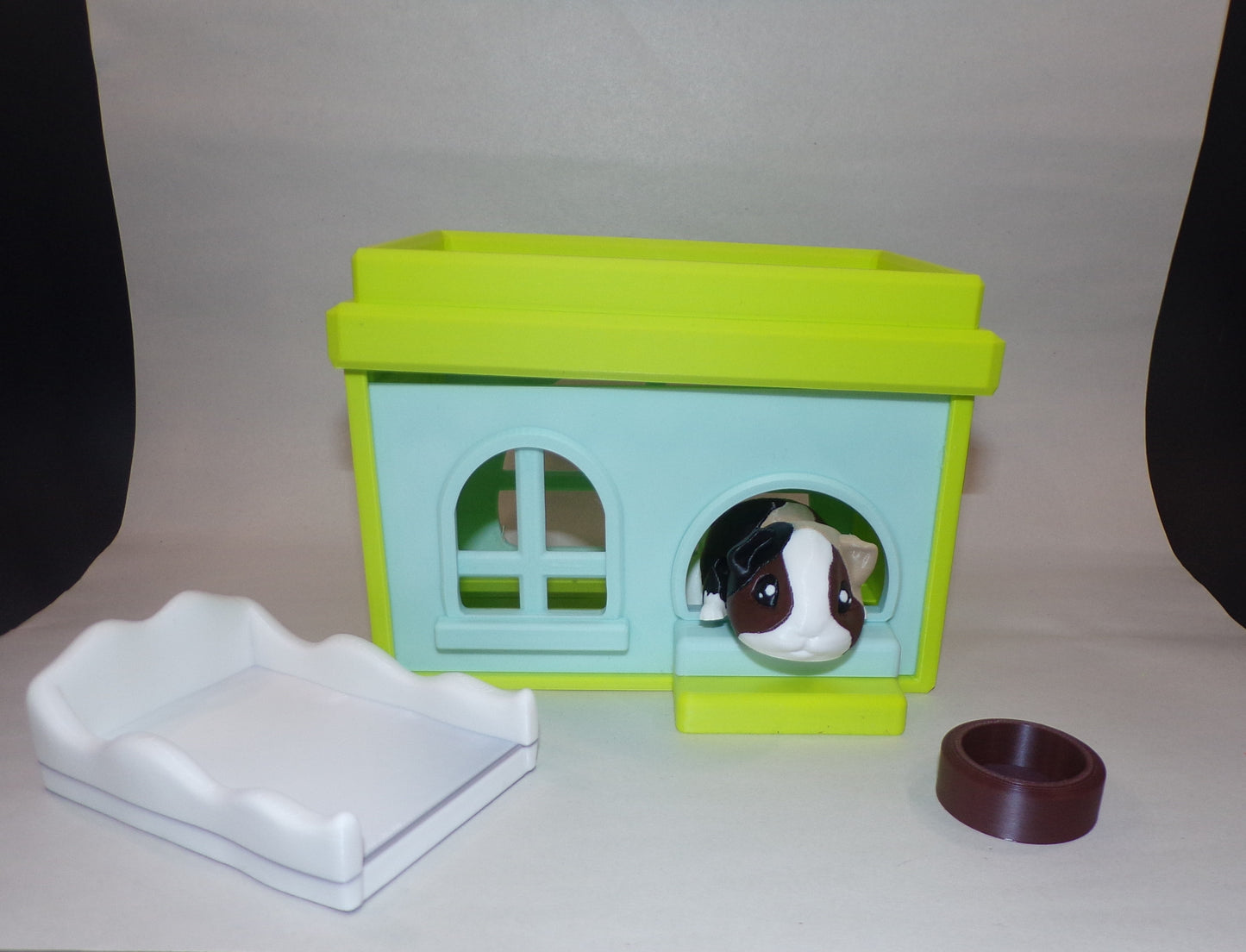 Guinea Pig Articulated 3d Printed Figurine with Playhouse Options - Wonderland 3D Printing