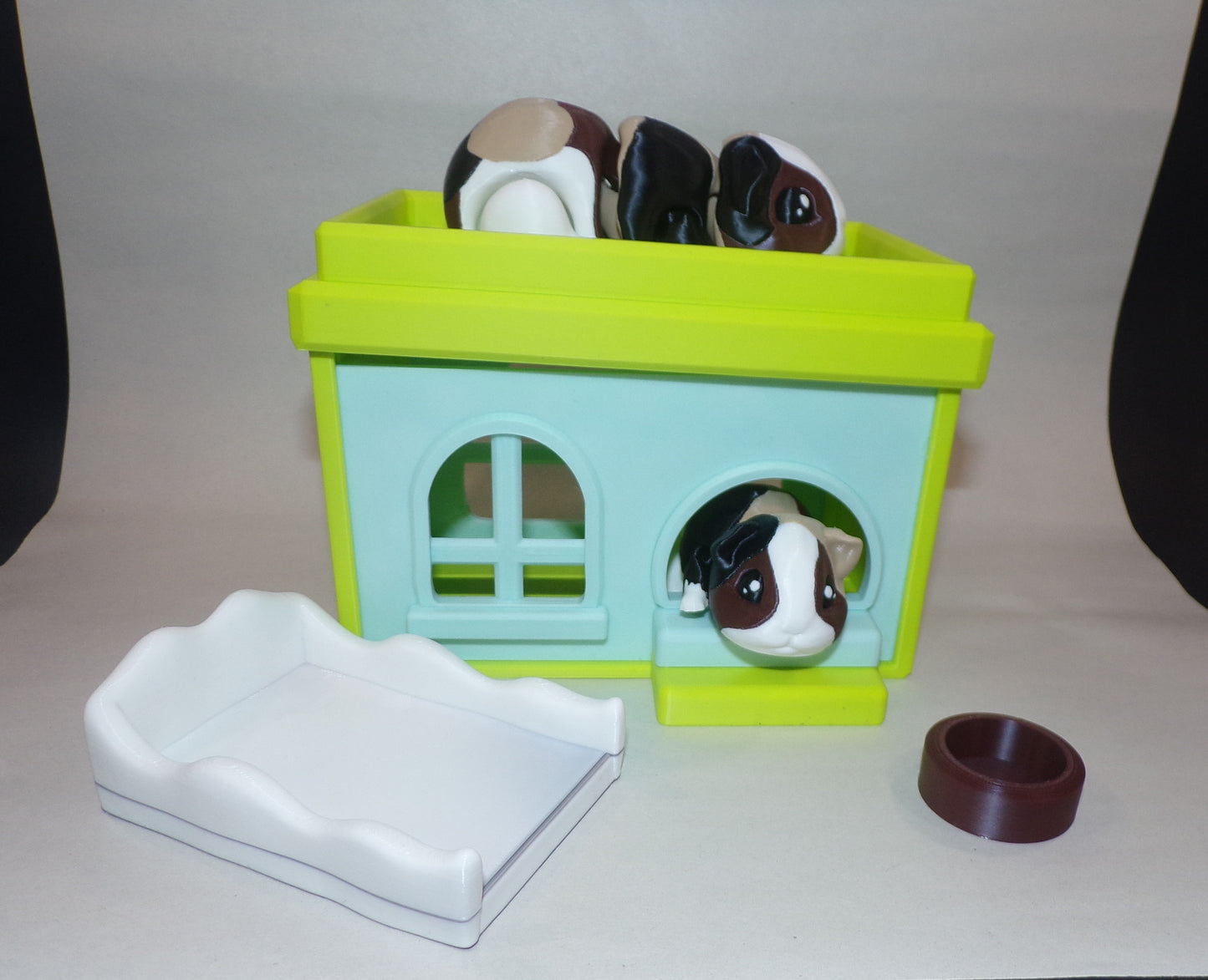 Guinea Pig Articulated 3d Printed Figurine with Playhouse Options - Wonderland 3D Printing