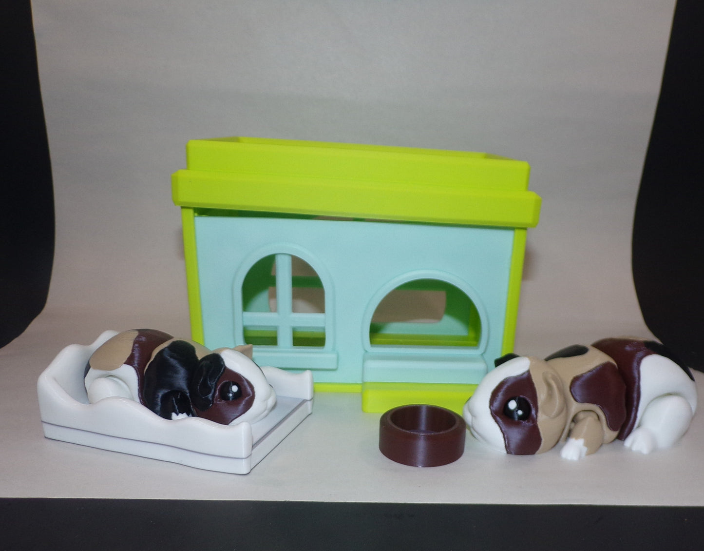 Guinea Pig Articulated 3d Printed Figurine with Playhouse Options - Wonderland 3D Printing