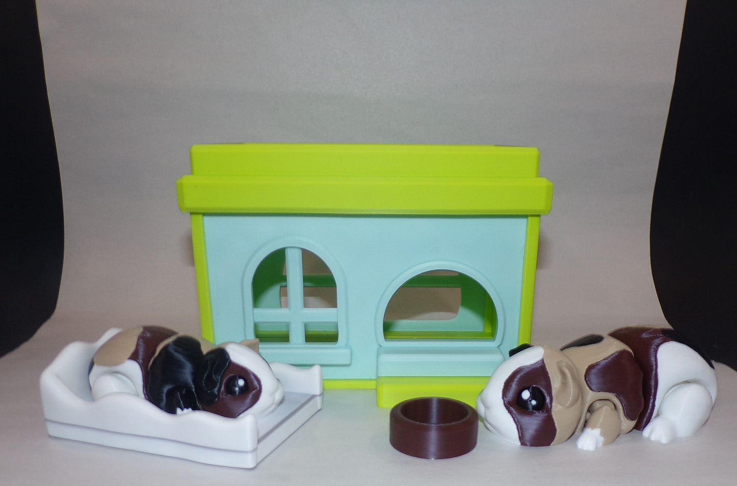 Guinea Pig Articulated 3d Printed Figurine with Playhouse Options - Wonderland 3D Printing