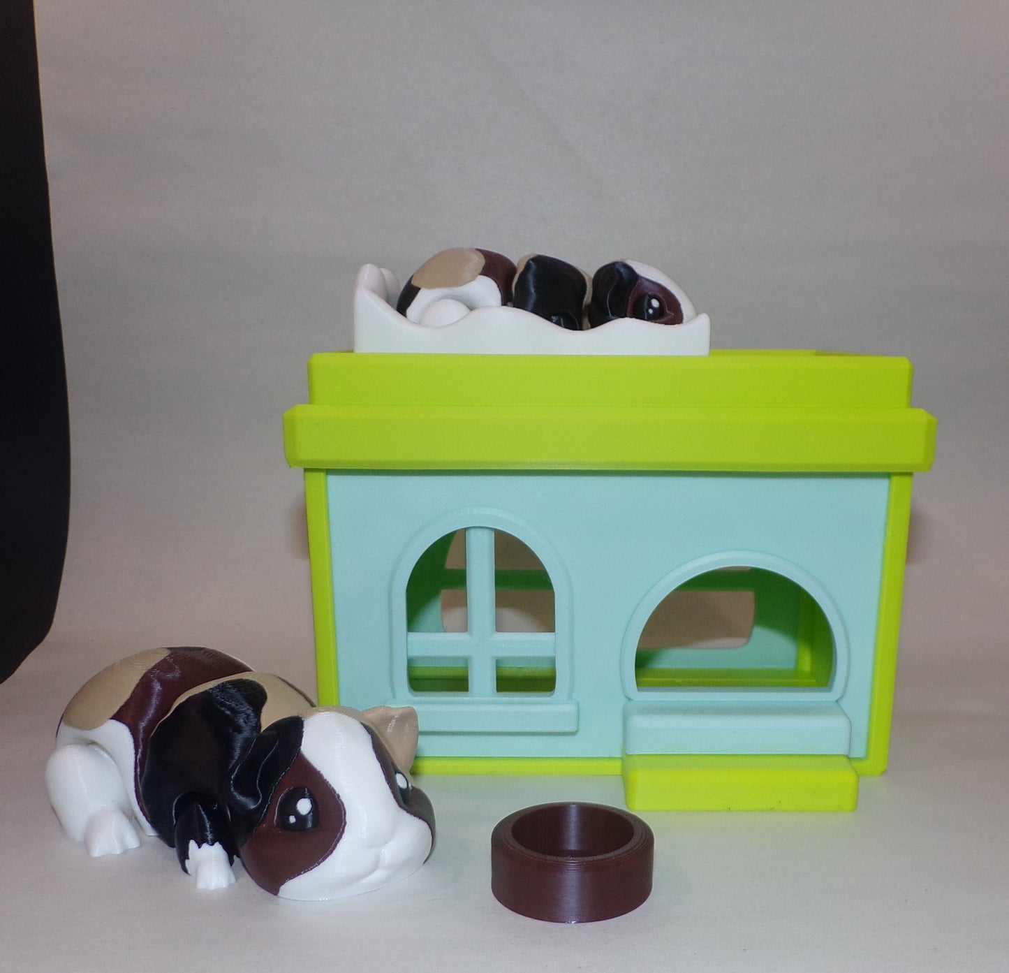 Guinea Pig Articulated 3d Printed Figurine with Playhouse Options - Wonderland 3D Printing