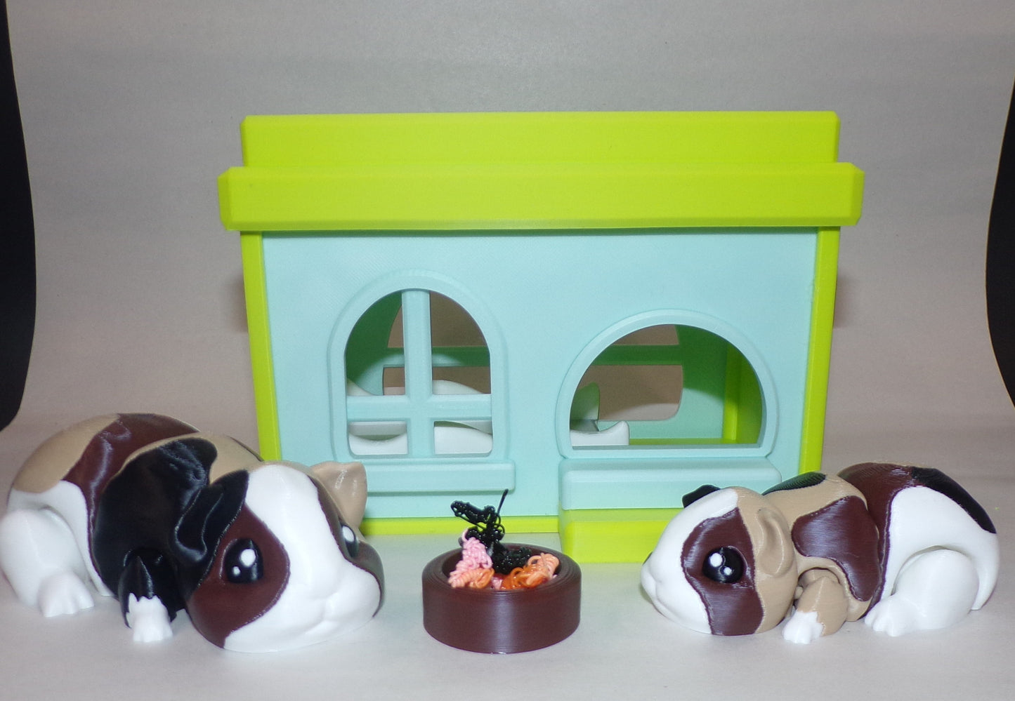 Guinea Pig Articulated 3d Printed Figurine with Playhouse Options - Wonderland 3D Printing