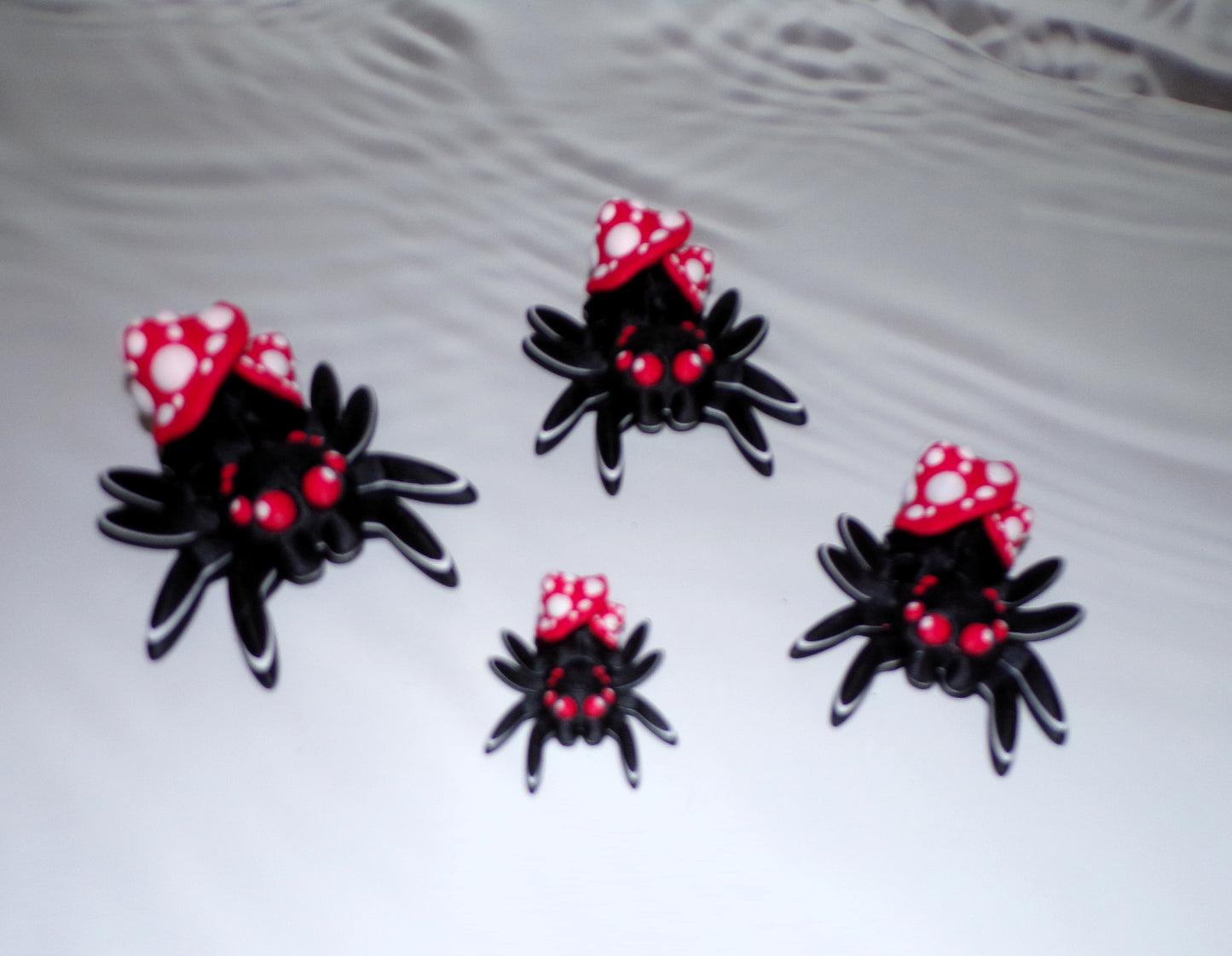 Tiny Mushroom Spider-3D printed - Wonderland 3D Printing