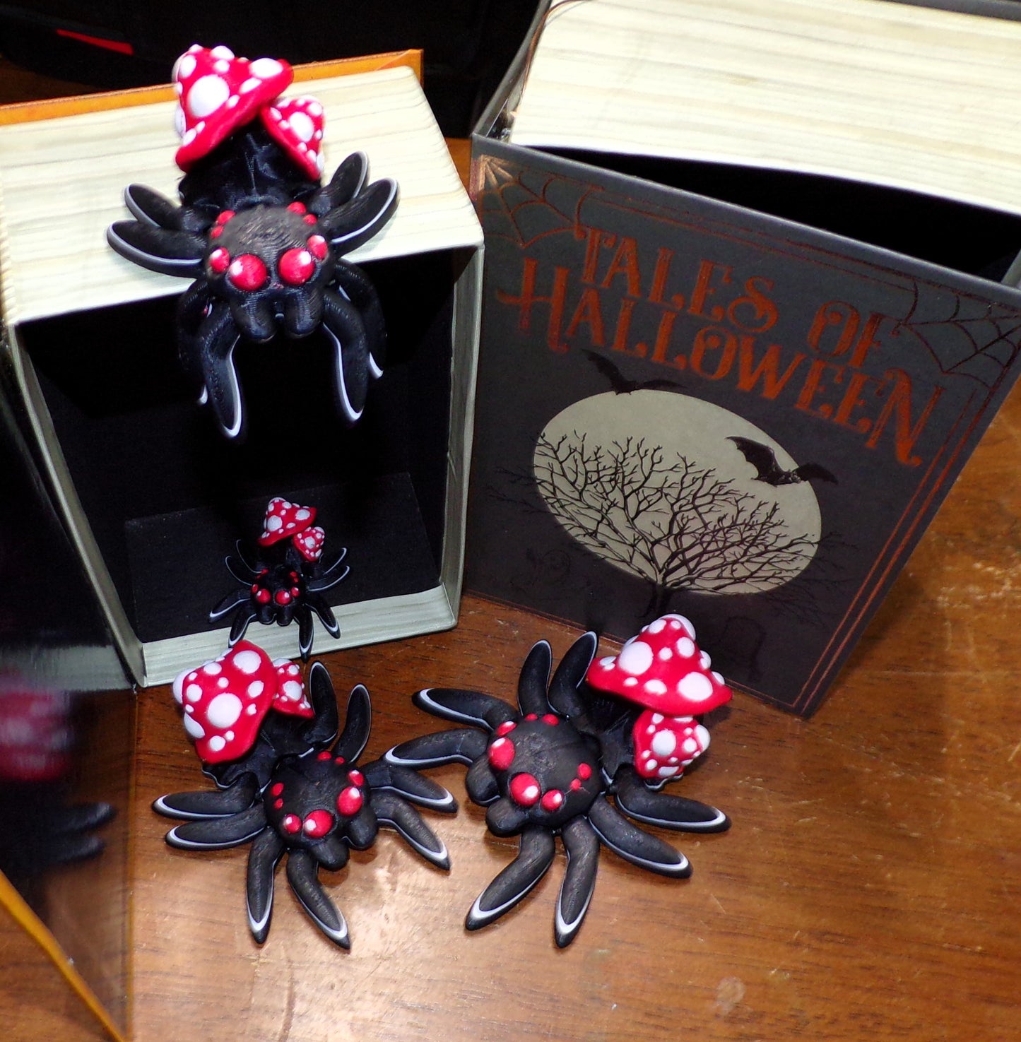 Tiny Mushroom Spider-3D printed - Wonderland 3D Printing