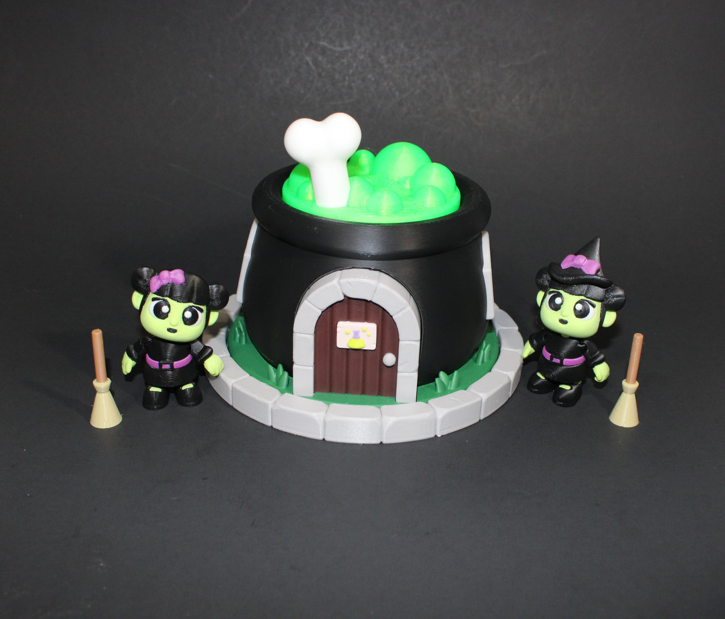 3D Printed Articulated Witch with Cauldron House, comes with 2 Witches, 2brroms and 2 cats
