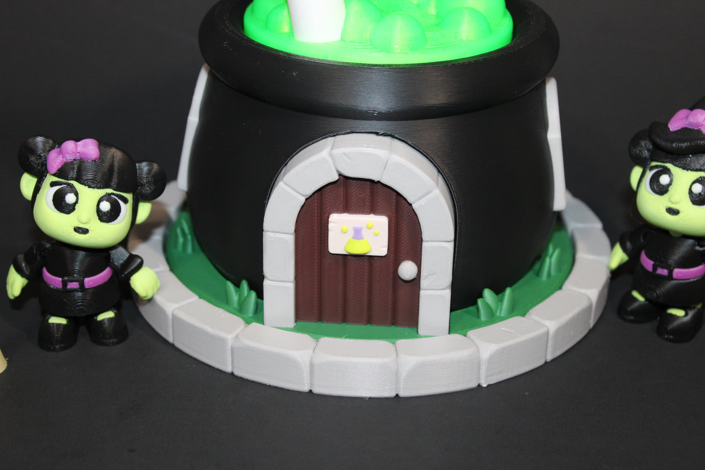 3D Printed Articulated Witch with Cauldron House, comes with 2 Witches, 2brroms and 2 cats