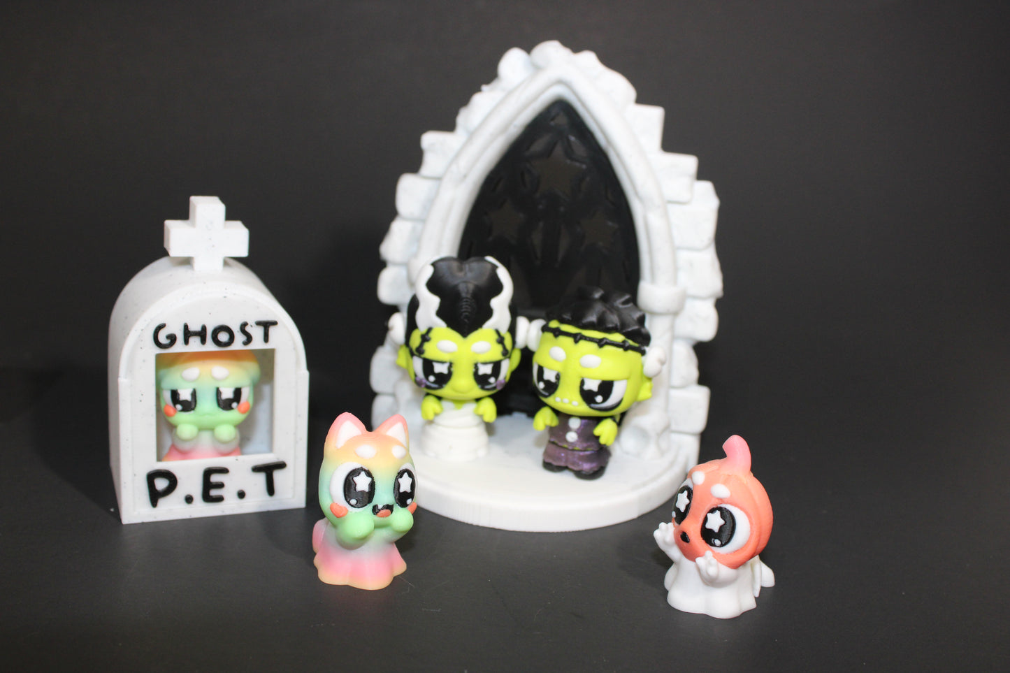 3D Printed Flexi Gothic Crypt Showcase-Includes Frankenstein and Bride, along with a ghost pet tombstone and two ghost pets.