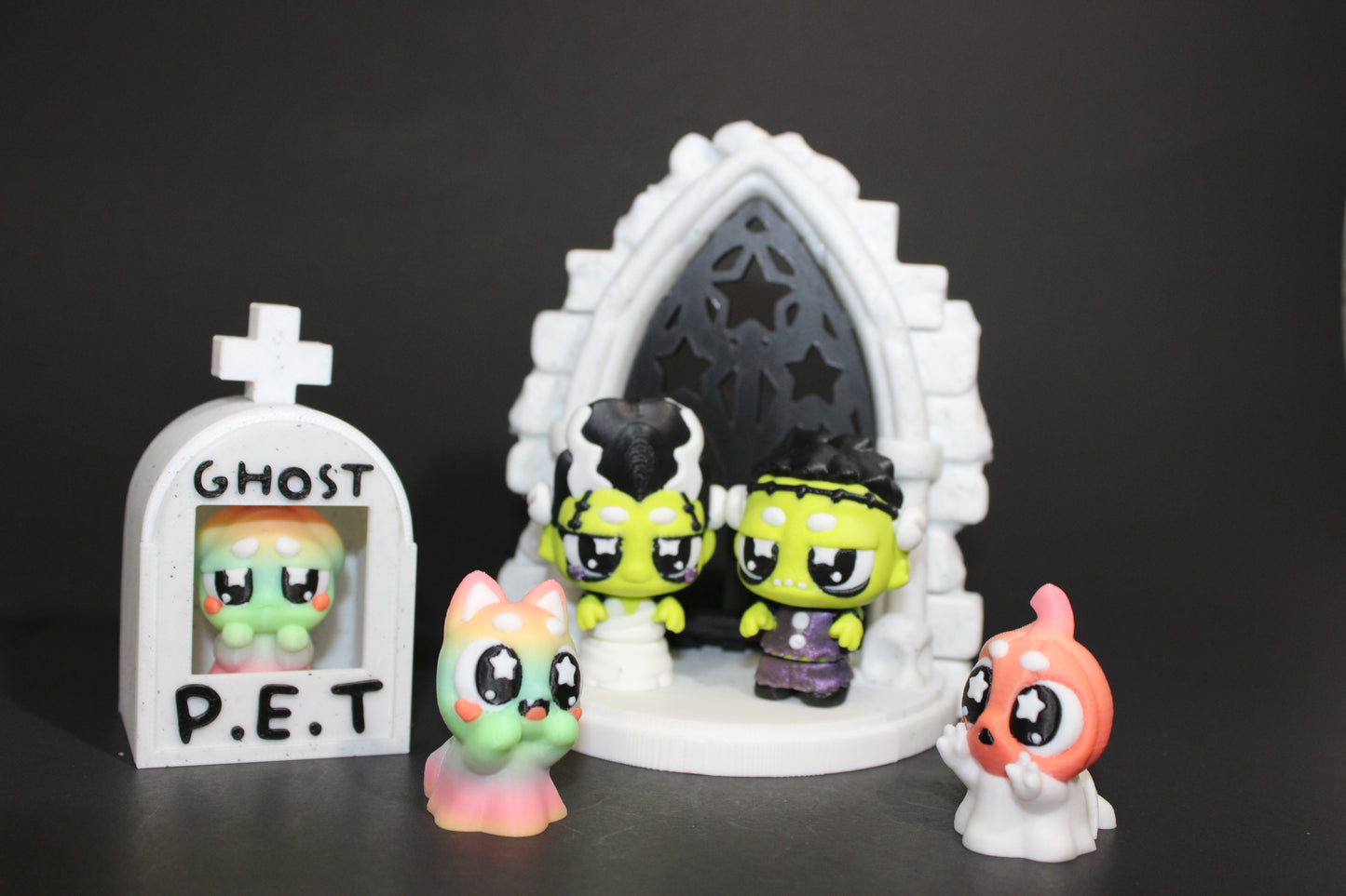 3D Printed Flexi Gothic Crypt Showcase-Includes Frankenstein and Bride, along with a ghost pet tombstone and two ghost pets.