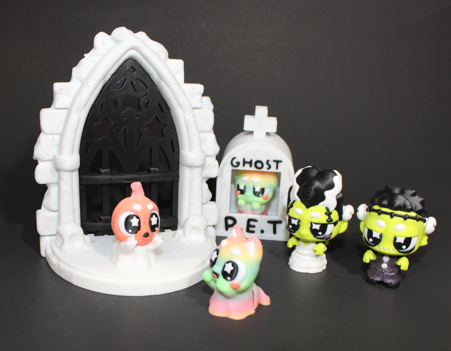 3D Printed Flexi Gothic Crypt Showcase-Includes Frankenstein and Bride, along with a ghost pet tombstone and two ghost pets.