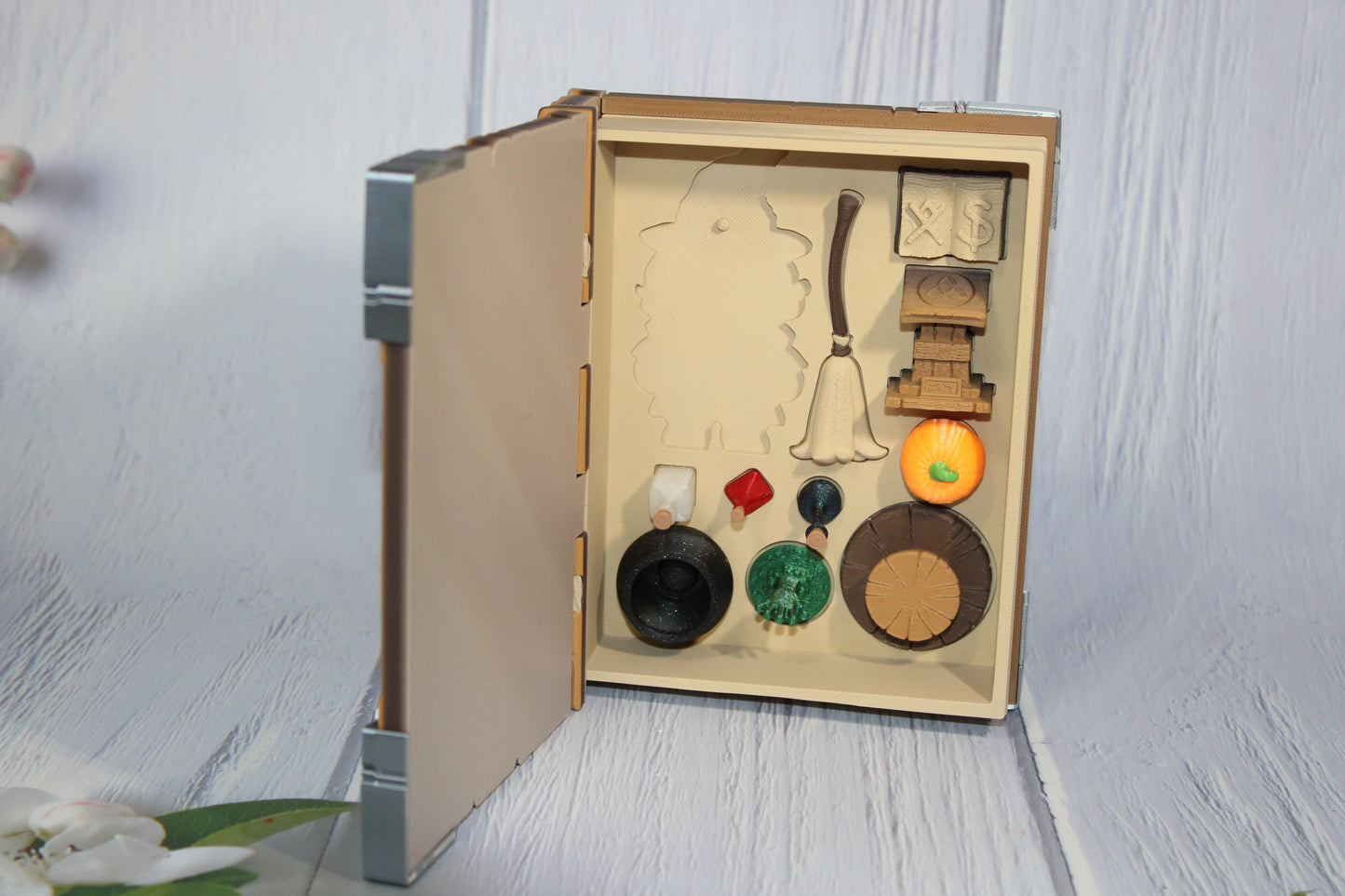 Santa Set Book Container-with 2 Santa's! Everything Included!!