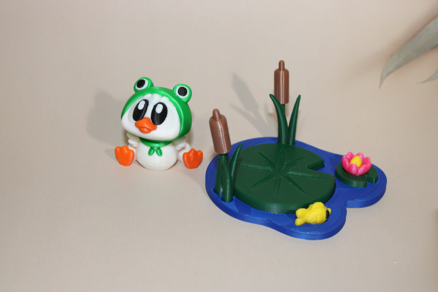 3d printed Duck with Pond Diorama - Wonderland 3D Printing