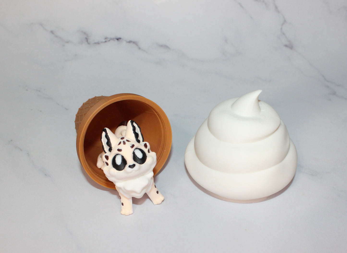 Ice Cream Lynx with Ice Cream Cone Options 3D Printed Articulated Flexi Figurine - Wonderland 3D Printing