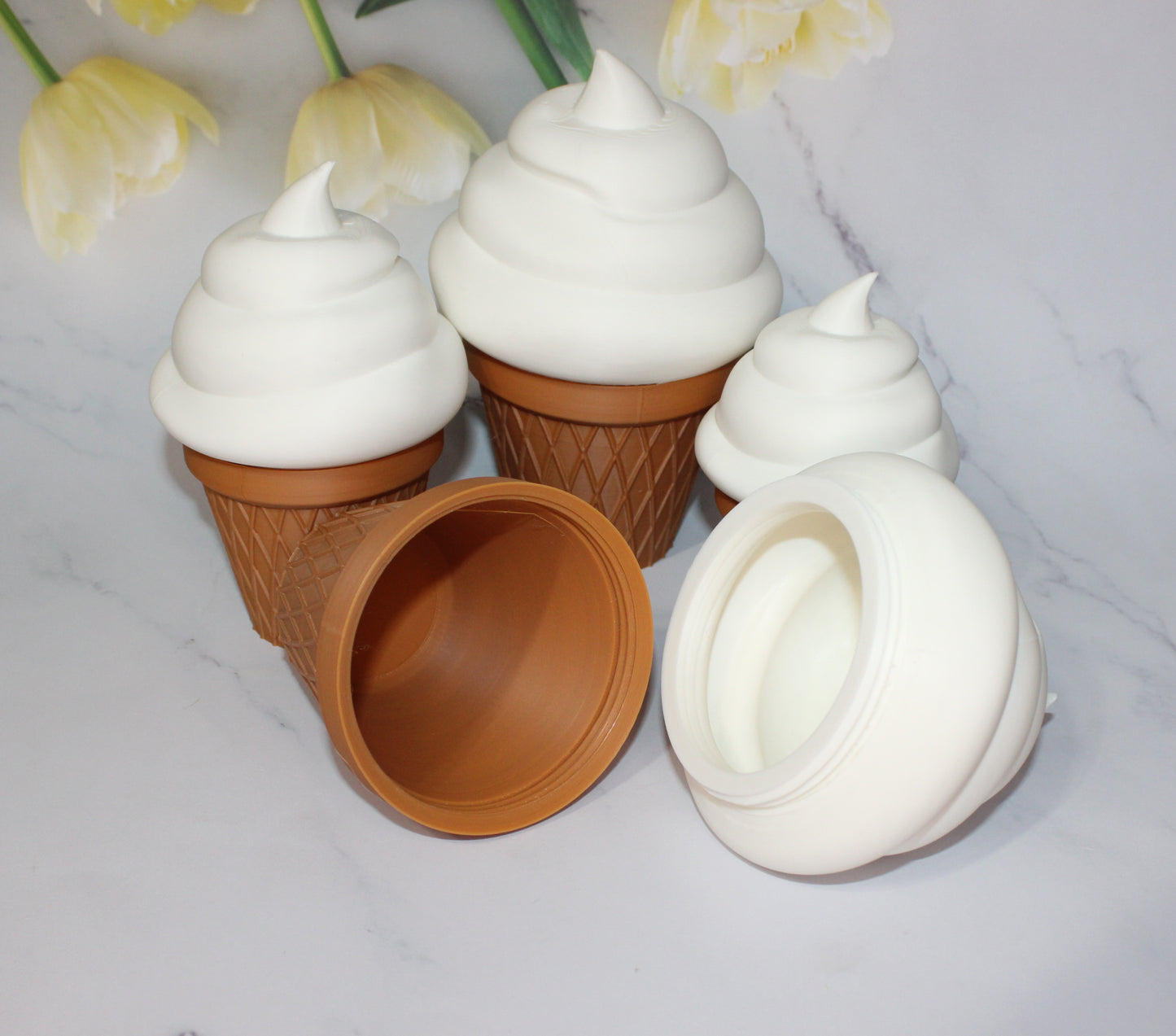 Ice Cream Lynx with Ice Cream Cone Options 3D Printed Articulated Flexi Figurine - Wonderland 3D Printing