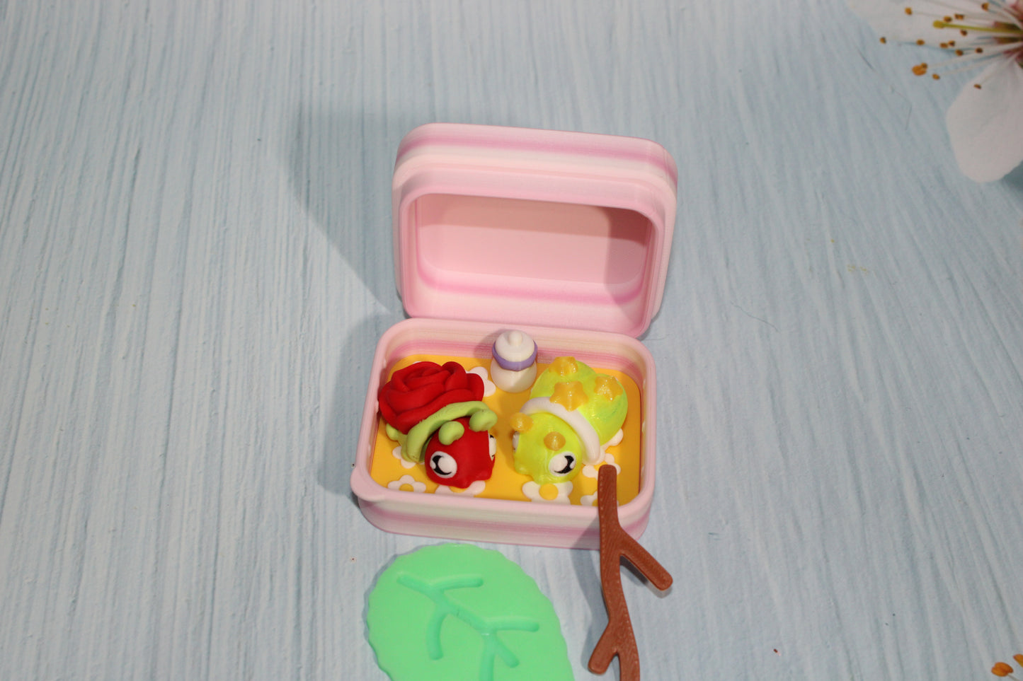 3D Printed Beetle Box 3" comes with 2 beetles - Wonderland 3D Printing