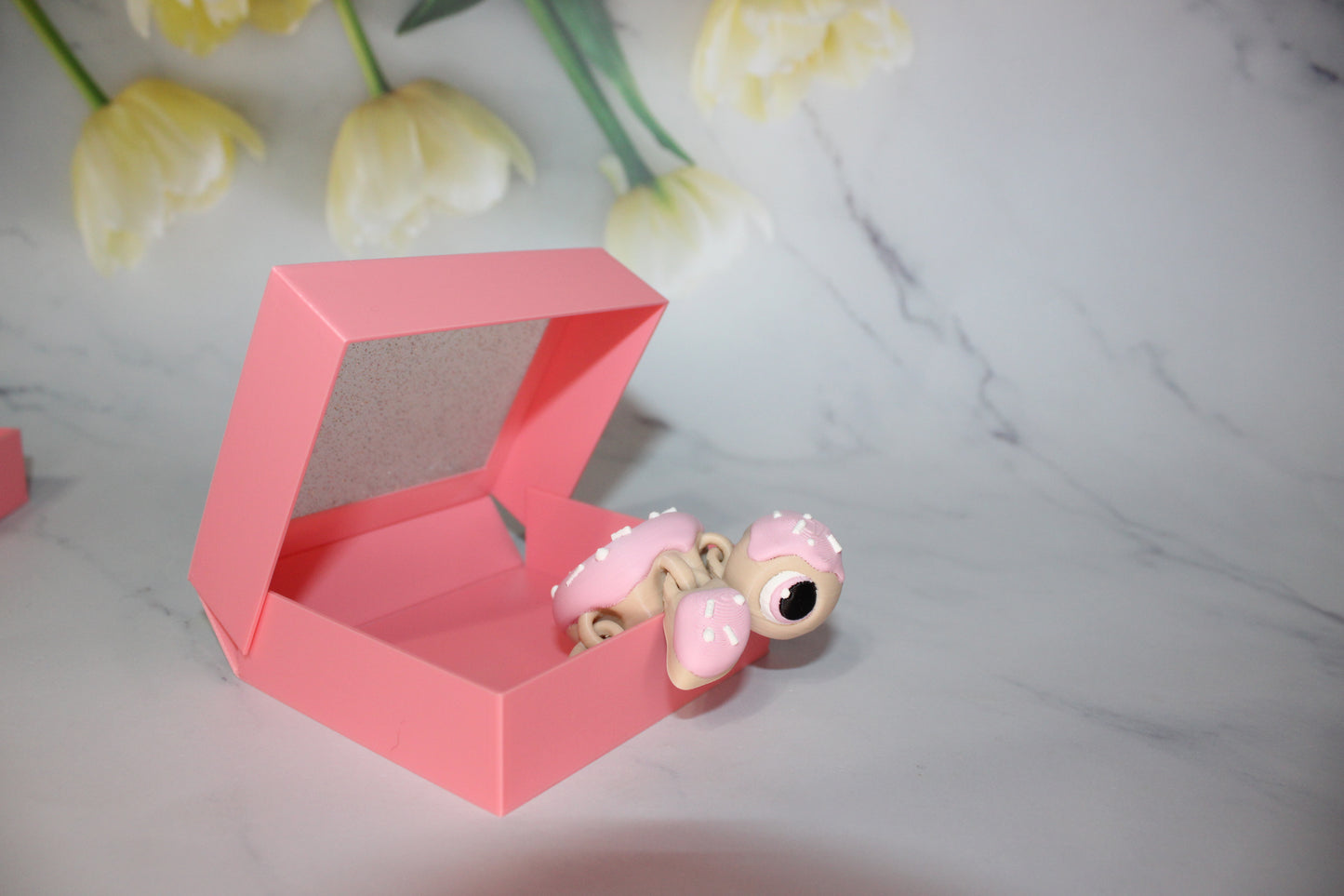 Donut Turtle in Donut Box Articulated 3d Printed Figurine