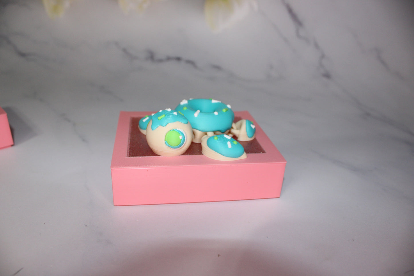 Donut Turtle in Donut Box Articulated 3d Printed Figurine