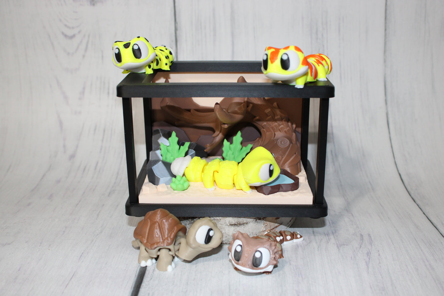 Reptile Enclosure Set Includes 1 Bearded Dragon, 1 Tortoise and 3 Geckos-3D Printed Flexi Fidget Toy - Great Gift Idea. - Wonderland 3D Printing