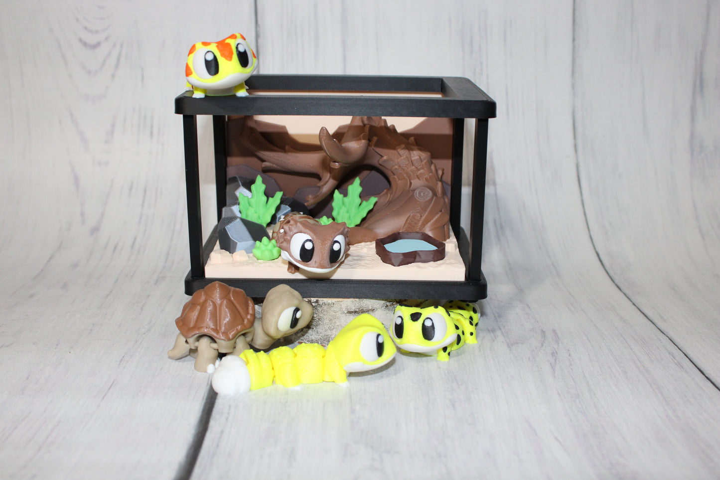 Reptile Enclosure Set Includes 1 Bearded Dragon, 1 Tortoise and 3 Geckos-3D Printed Flexi Fidget Toy - Great Gift Idea. - Wonderland 3D Printing