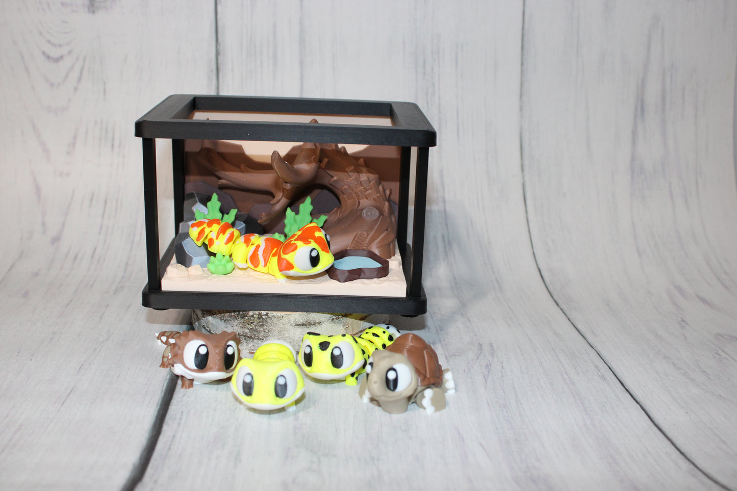 Reptile Enclosure Set Includes 1 Bearded Dragon, 1 Tortoise and 3 Geckos-3D Printed Flexi Fidget Toy - Great Gift Idea. - Wonderland 3D Printing