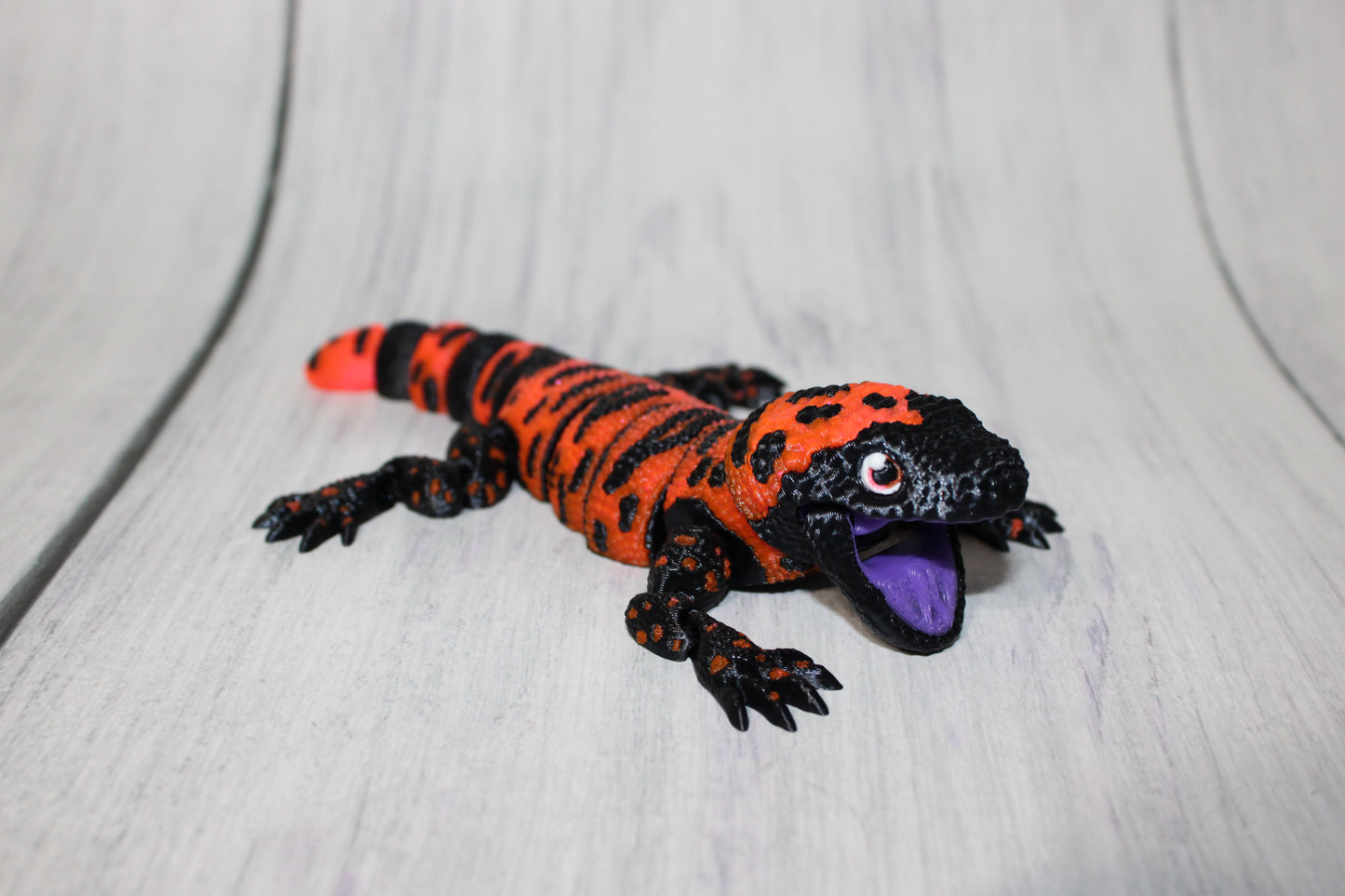 Gila Monster 3D Printed Articulated Flexi Fidget Figurine- Glows in UV Light - Wonderland 3D Printing