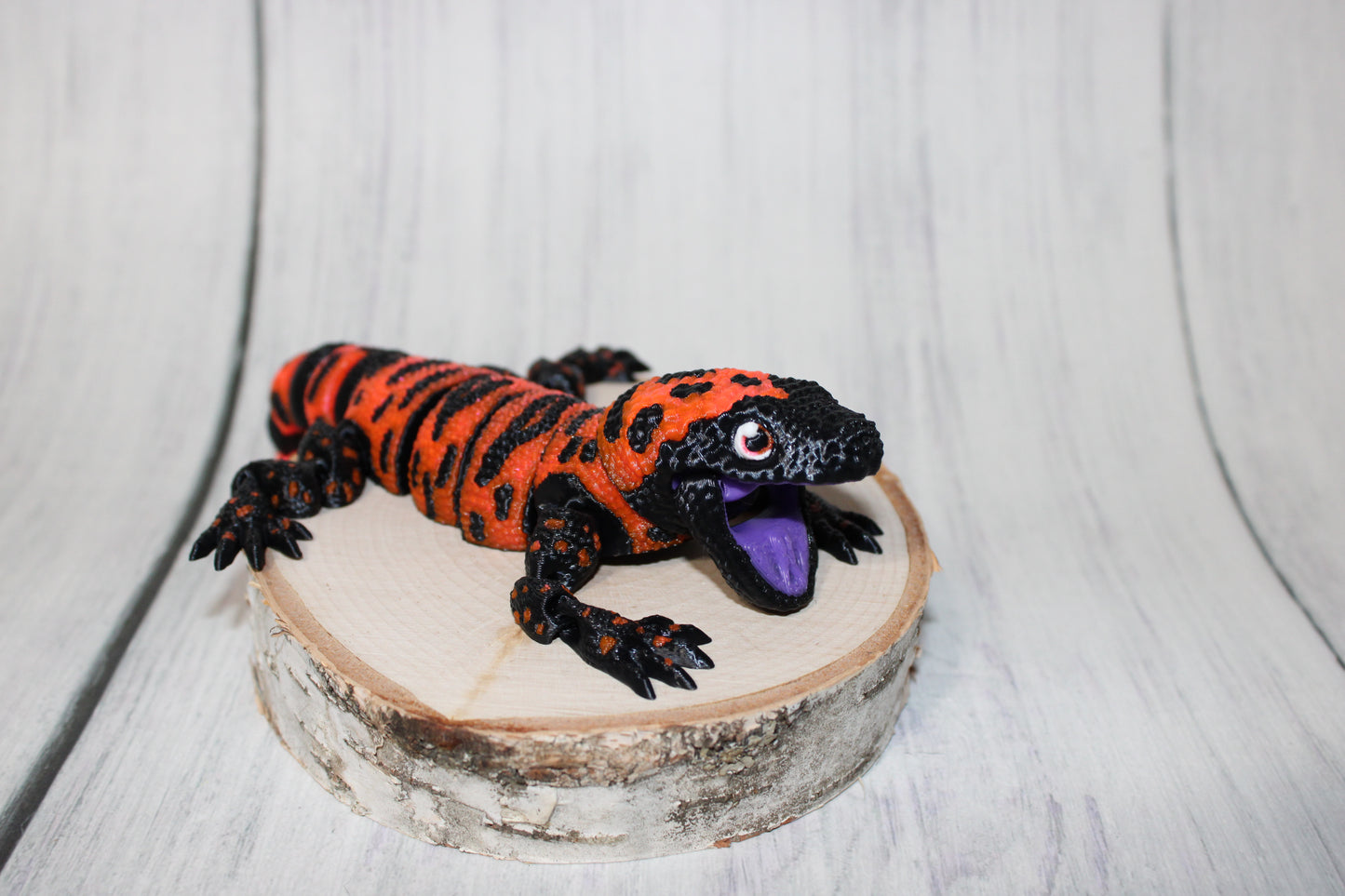 Gila Monster 3D Printed Articulated Flexi Fidget Figurine- Glows in UV Light - Wonderland 3D Printing