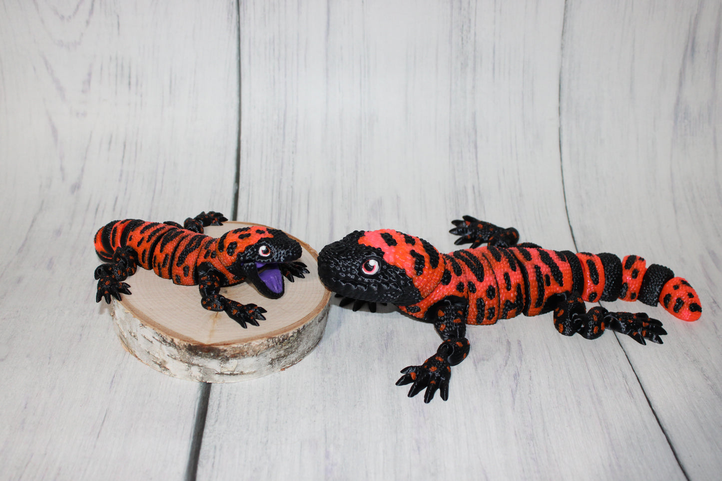 Gila Monster 3D Printed Articulated Flexi Fidget Figurine- Glows in UV Light - Wonderland 3D Printing