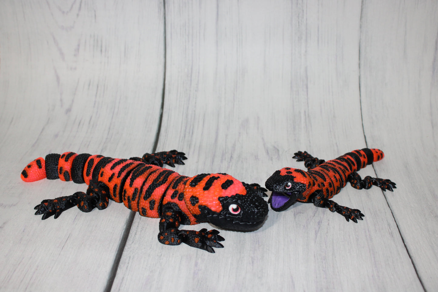 Gila Monster 3D Printed Articulated Flexi Fidget Figurine- Glows in UV Light - Wonderland 3D Printing