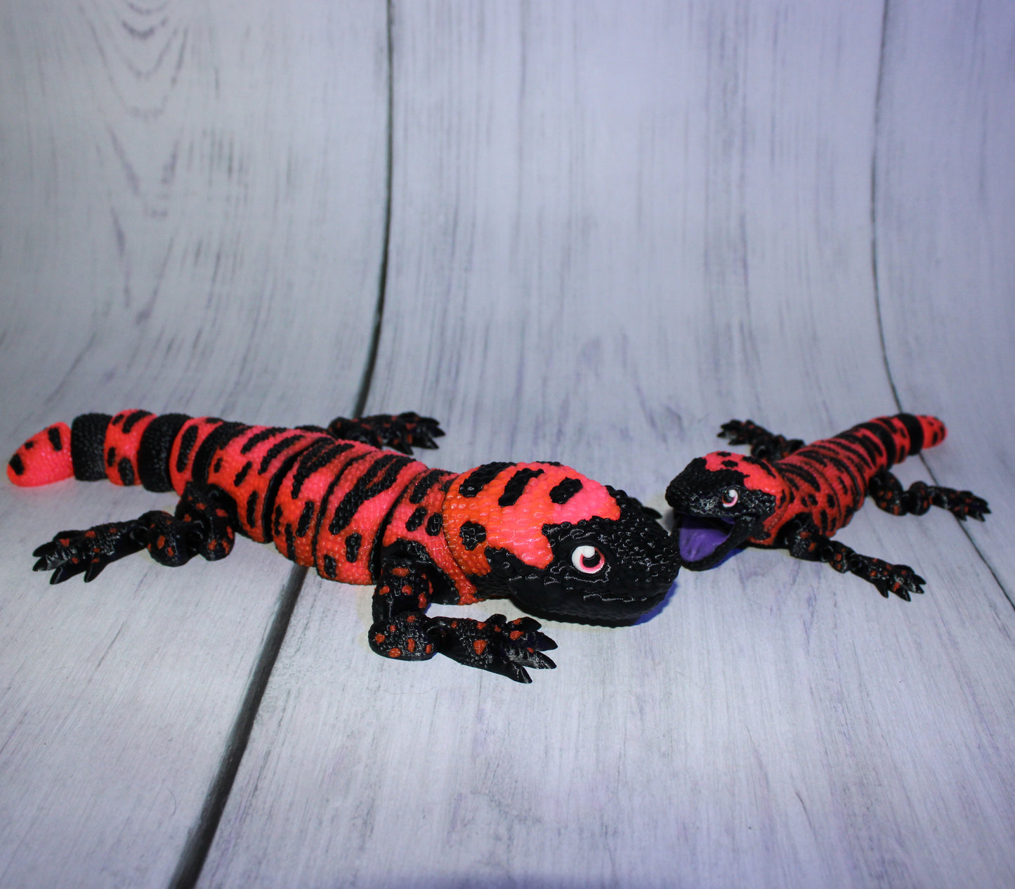 Gila Monster 3D Printed Articulated Flexi Fidget Figurine- Glows in UV Light - Wonderland 3D Printing