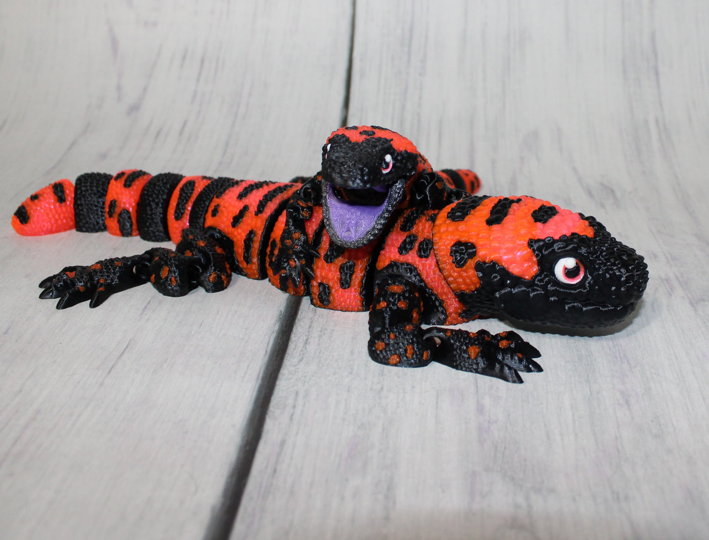 Gila Monster 3D Printed Articulated Flexi Fidget Figurine- Glows in UV Light - Wonderland 3D Printing