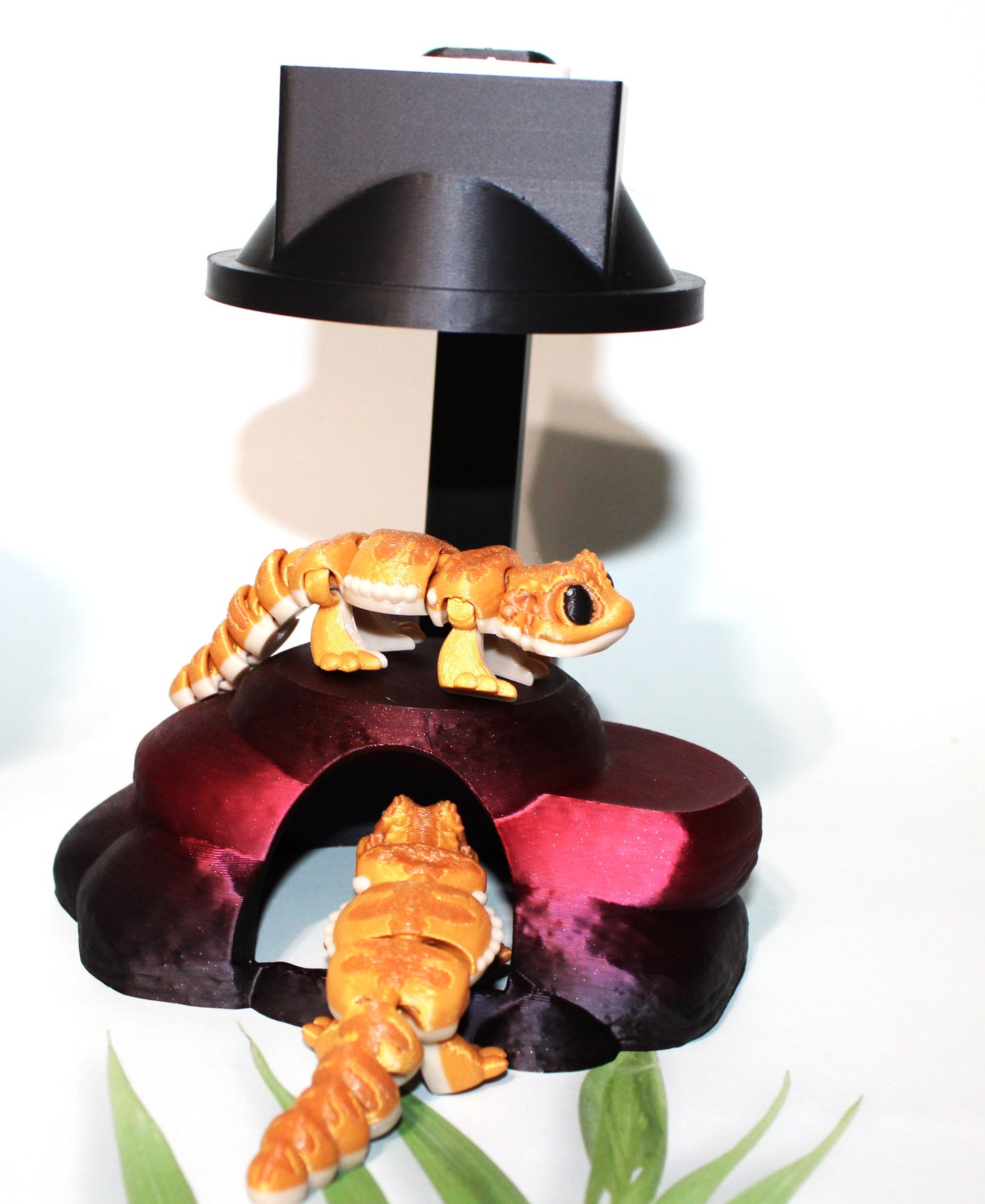 Bearded Dragon with Heat Rock 3D Printed Articulated Flexi Figurine-Includes 2 bearded dragons - Wonderland 3D Printing