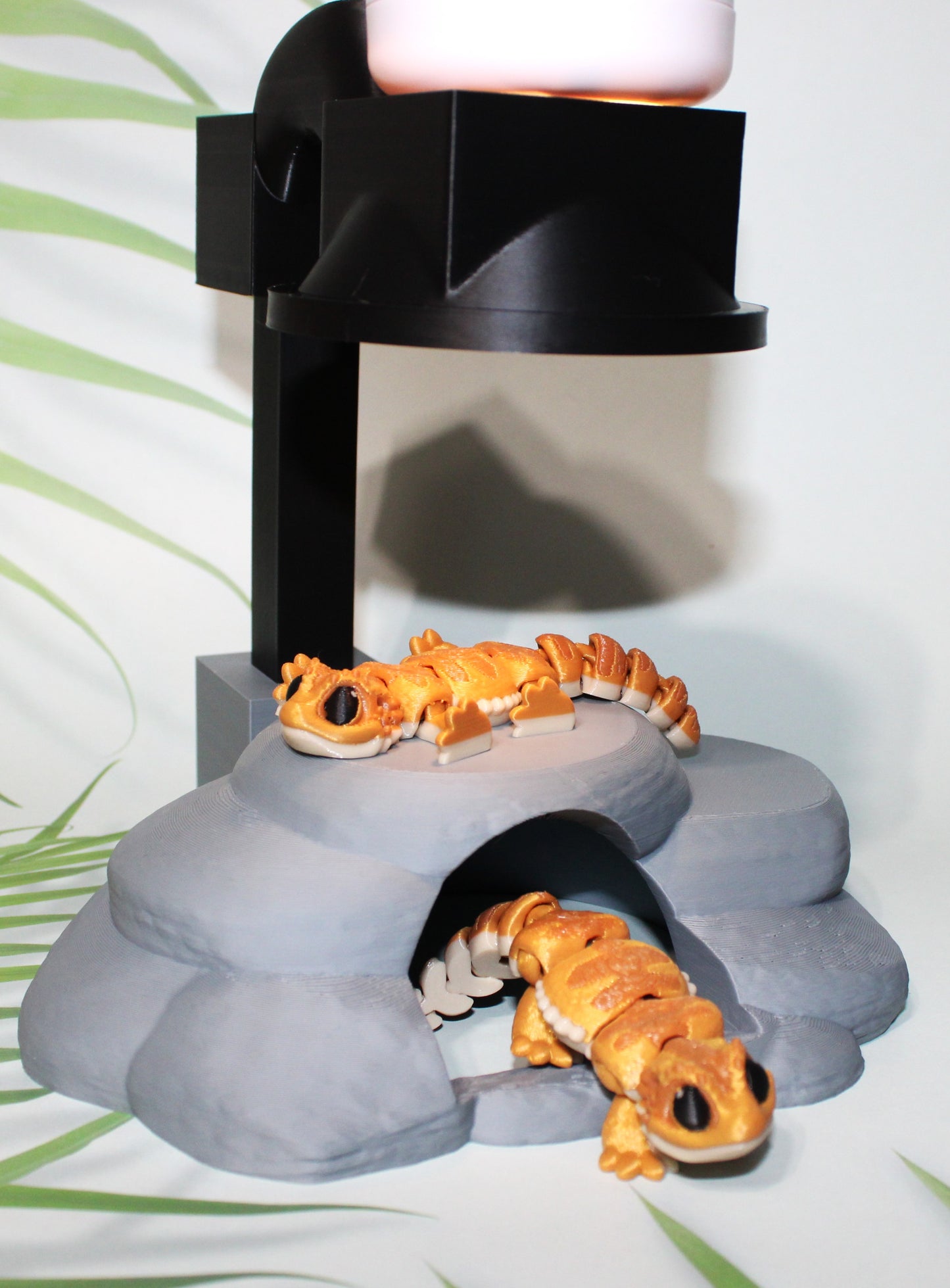 Bearded Dragon with Heat Rock 3D Printed Articulated Flexi Figurine-Includes 2 bearded dragons - Wonderland 3D Printing