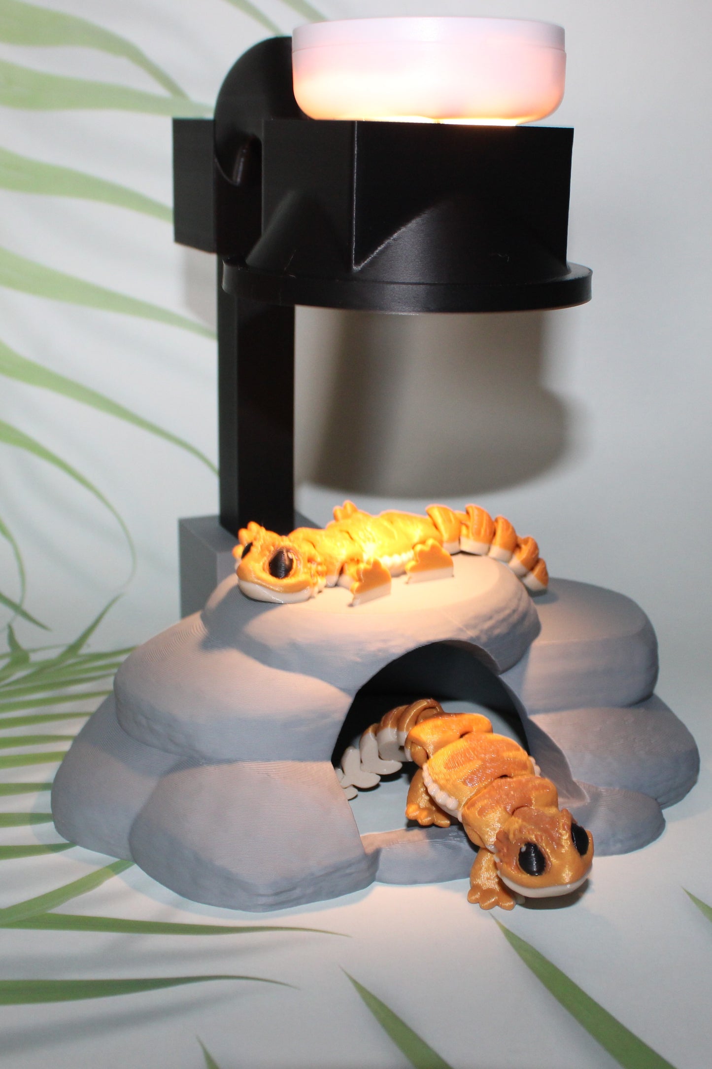 Bearded Dragon with Heat Rock 3D Printed Articulated Flexi Figurine-Includes 2 bearded dragons - Wonderland 3D Printing