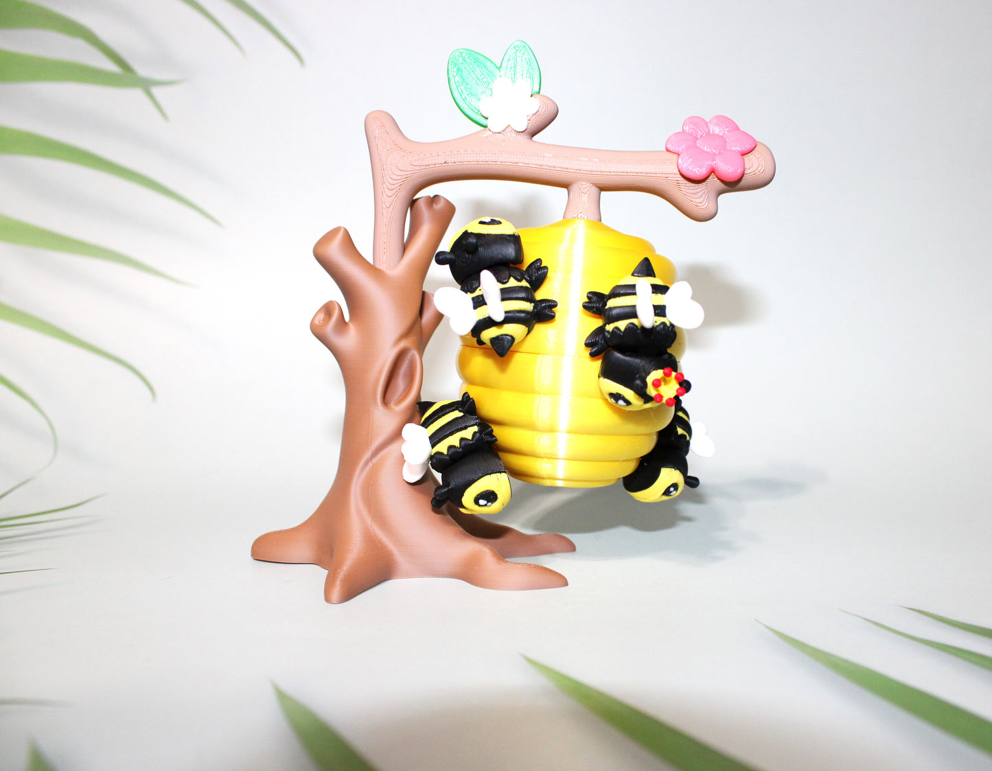 Magnetic Beehive-Includes 1 Queen, and 3 Bees-3D Printed Articulated Flexi Fidget Figurine - Wonderland 3D Printing