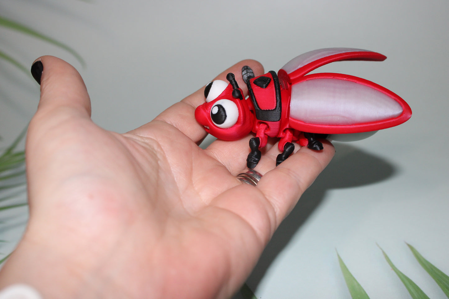 Glowing Firefly: 3D Printed Articulated Figurine - Wonderland 3D Printing