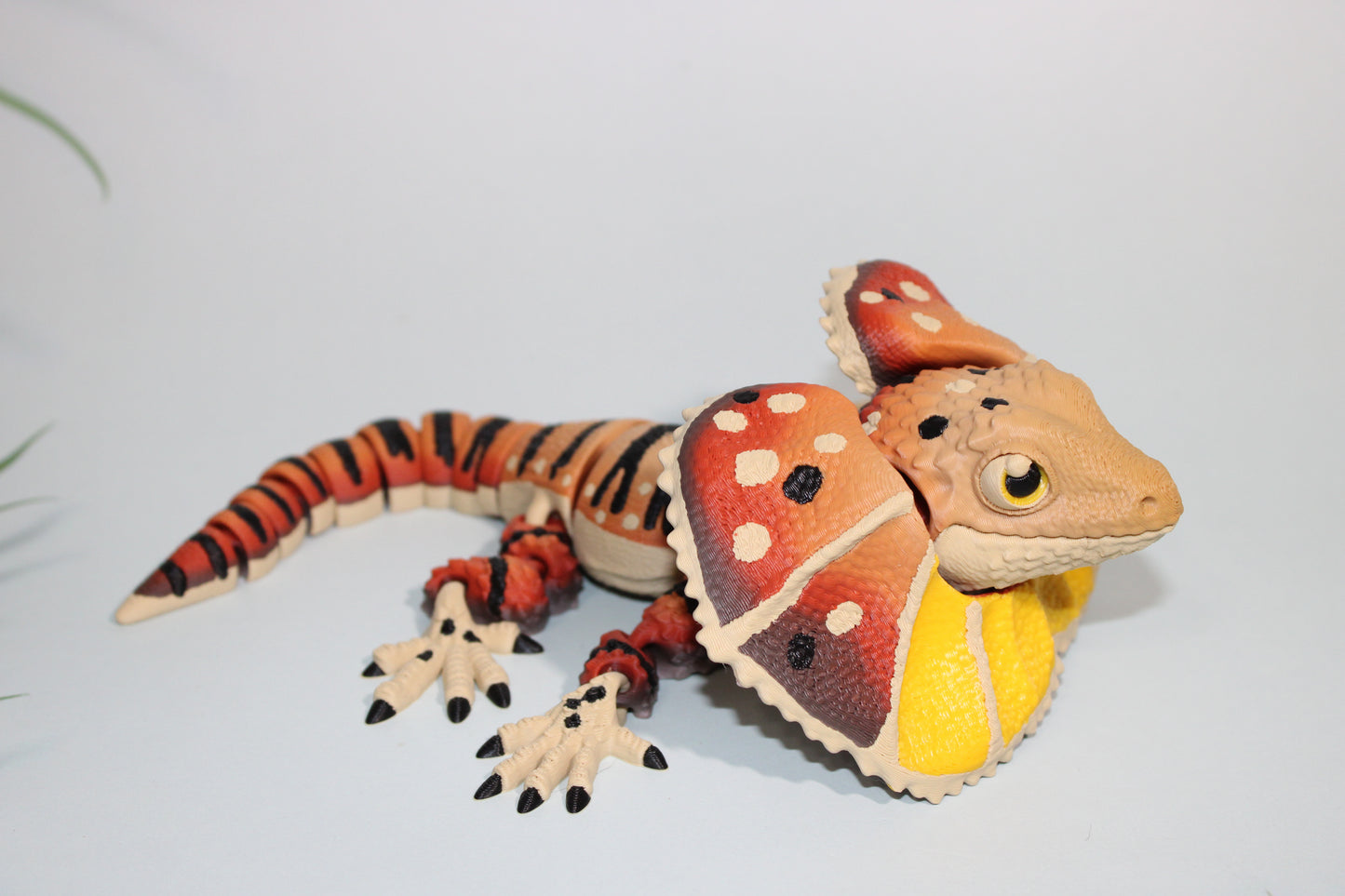 Flexi Frilled-Neck Lizard 3D Printed Articulated Flexi Fidget Figurine - Wonderland 3D Printing