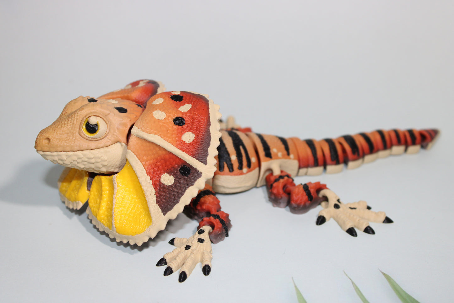 Flexi Frilled-Neck Lizard 3D Printed Articulated Flexi Fidget Figurine - Wonderland 3D Printing