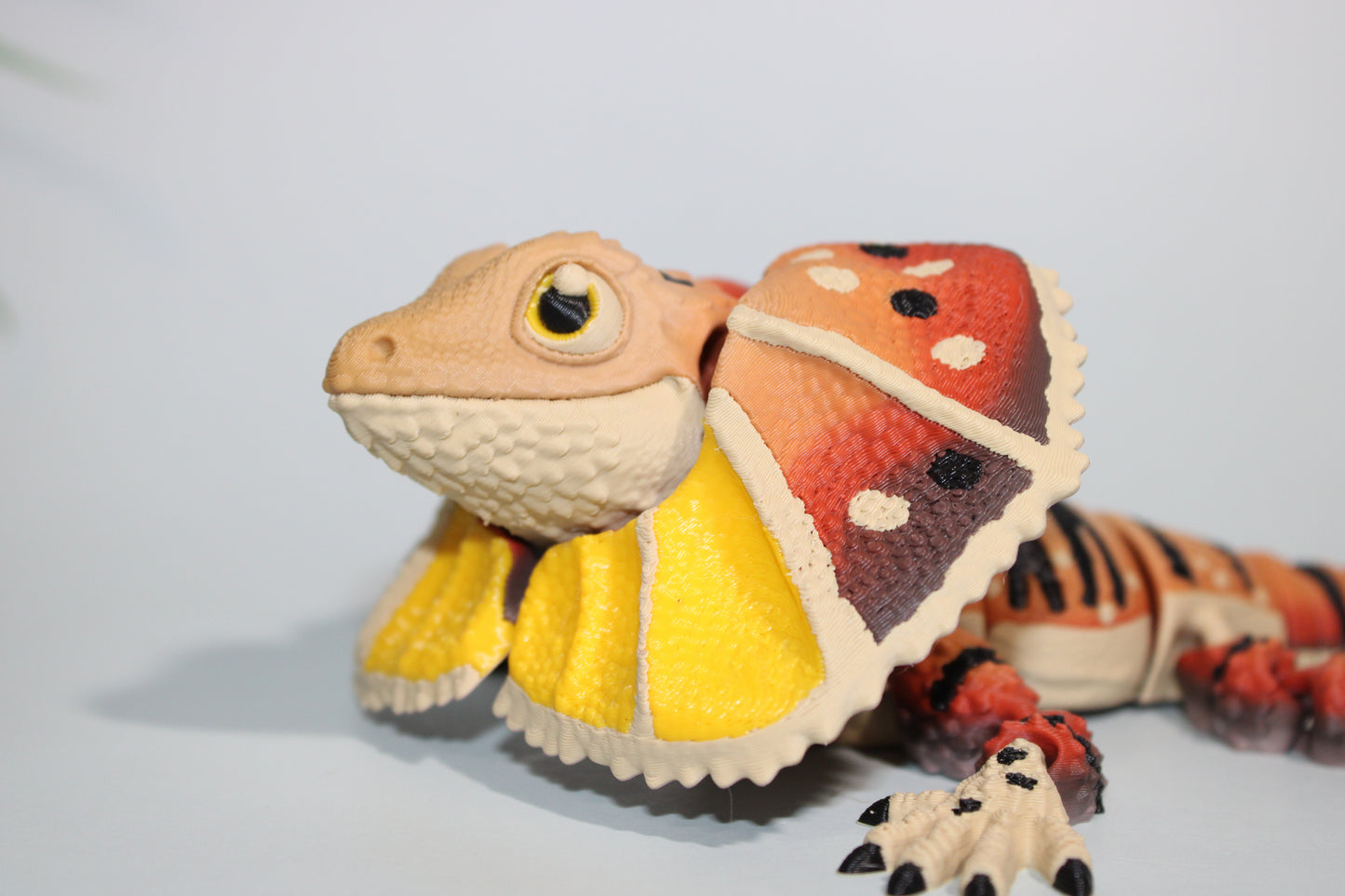 Flexi Frilled-Neck Lizard 3D Printed Articulated Flexi Fidget Figurine - Wonderland 3D Printing
